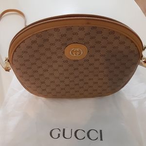 Gucci vintage crossbody bag.